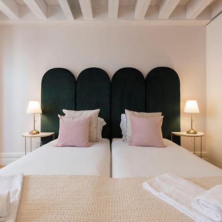 Mouzinho Luxury 3Br Flat L 5 Min Walk To Ribeira By Lovelystay Porto Eksteriør bilde